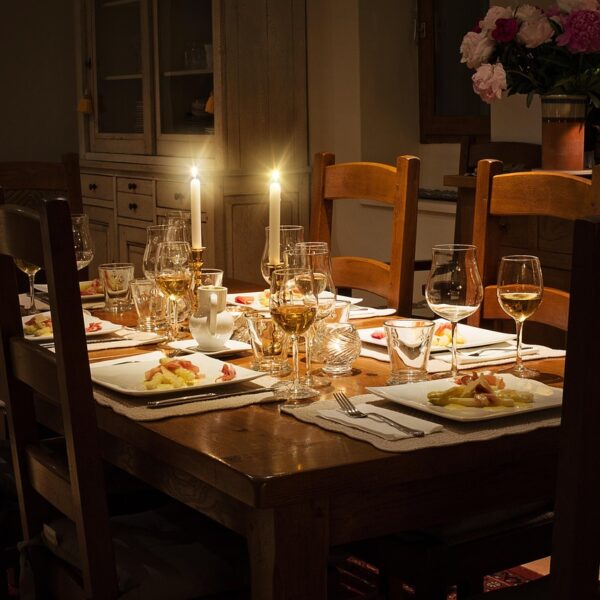 Transform Your Dining Area with the Right Dining Tables and Chairs