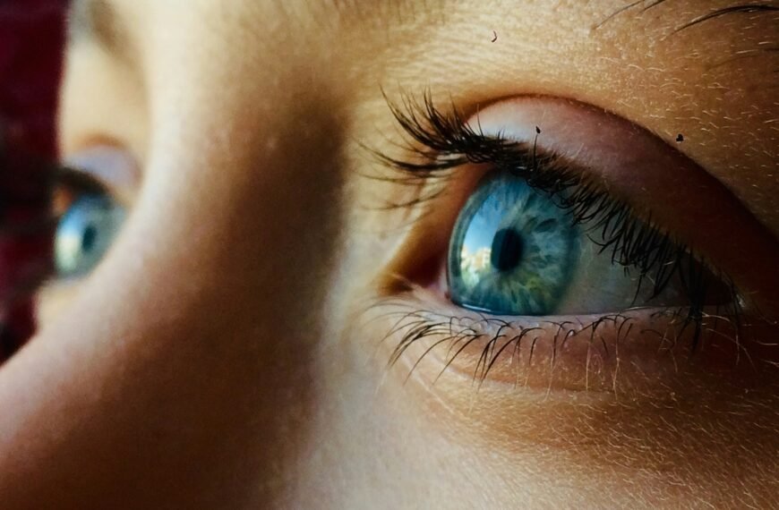 How Cataract Surgery Restores Clear Vision in Aging Eyes