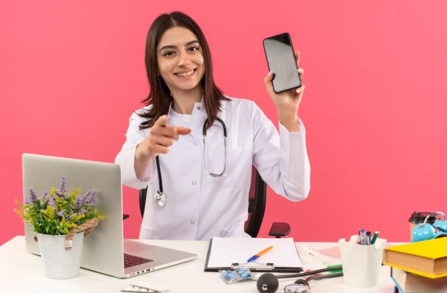 How Online Dermatologists Prescribe and Follow Up on Treatments?