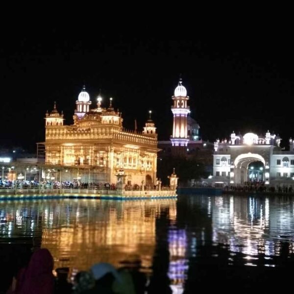 Taste the Flavours of Amritsar: Top Eateries Serving Lip-smacking Delicacies