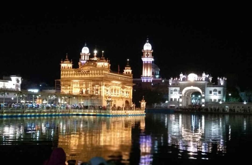 Taste the Flavours of Amritsar: Top Eateries Serving Lip-smacking Delicacies