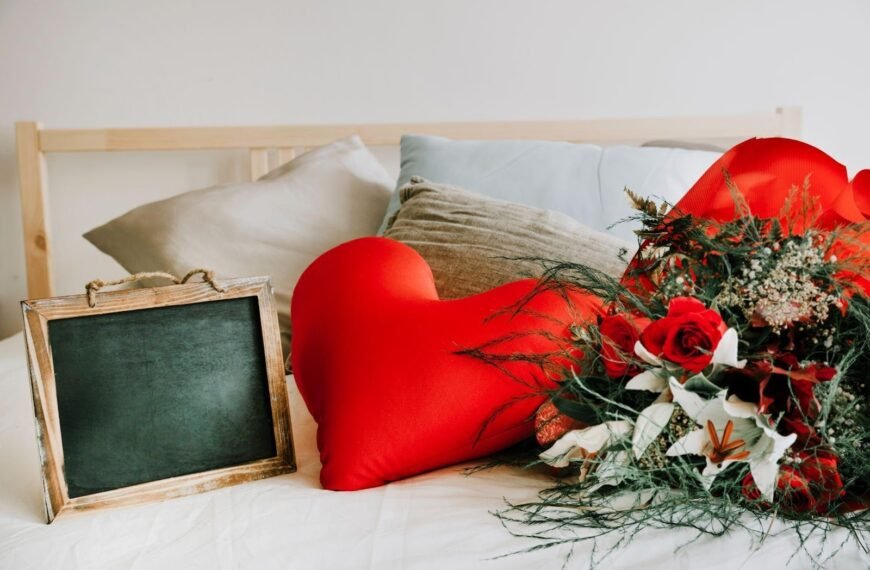 Romantic Valentine’s Day Decor Ideas Inspired by Movies & Love Stories