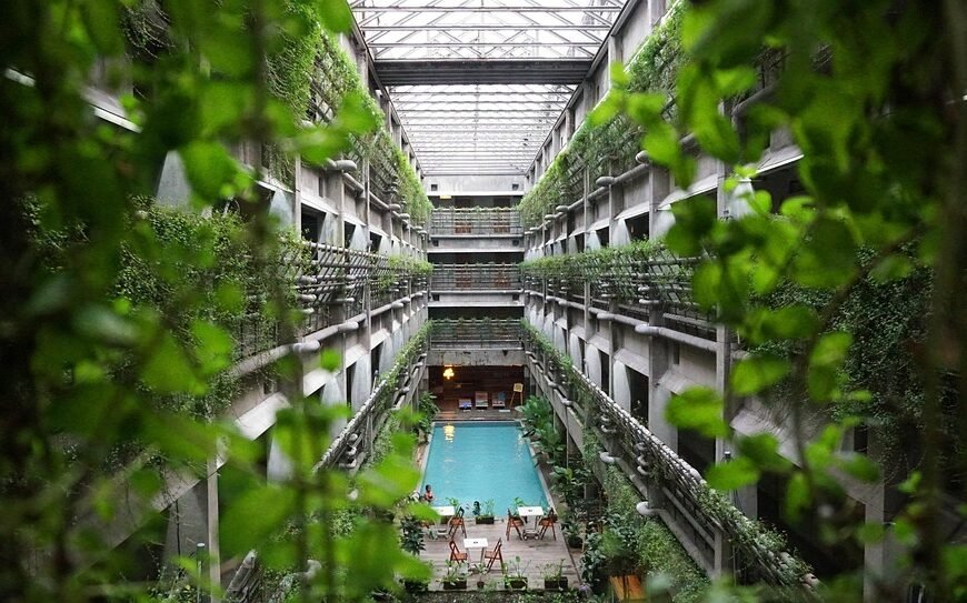 Benefits of Green Roofs for Urban and Suburban Spaces