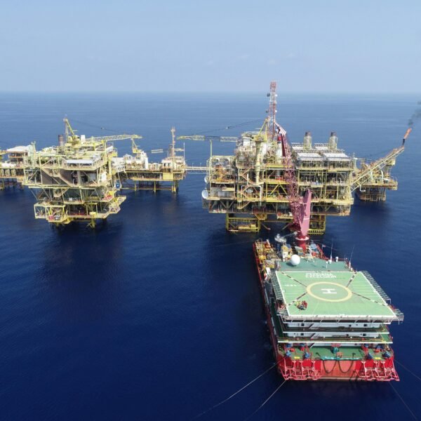 Why Oil & Gas Still Dominates: Profitable Plays You Need to Know