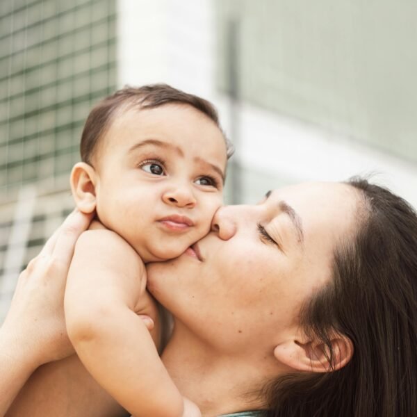 5 Thoughtful Gifts for First-Time Mothers