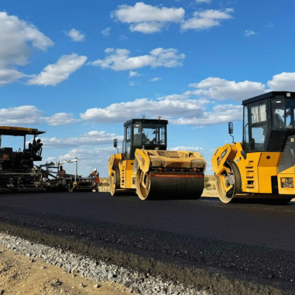 Important Applications of Road Rollers, John Deere Engines & VNA Equipment