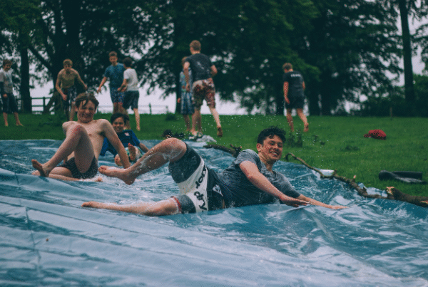 How to Plan a Fun Backyard Celebration without Overspending